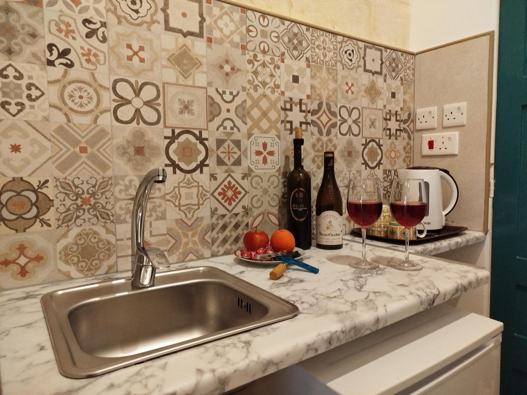 Limestone Sun Suites Слима Номер фото