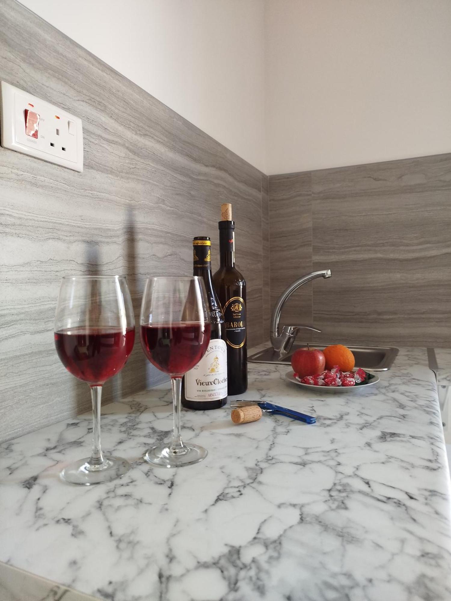 Limestone Sun Suites Слима Экстерьер фото